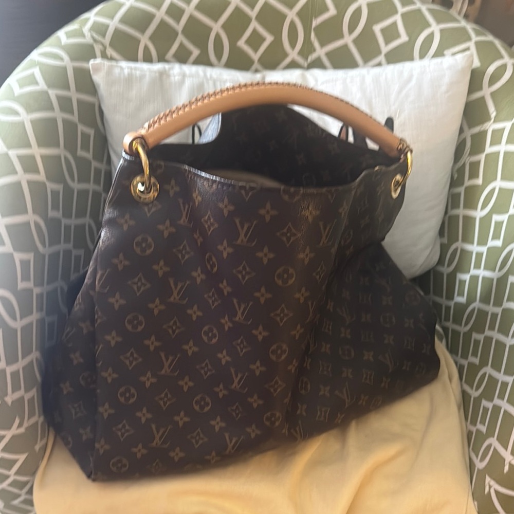 Louis Vuitton  GM Artsy - Picture 17 of 17